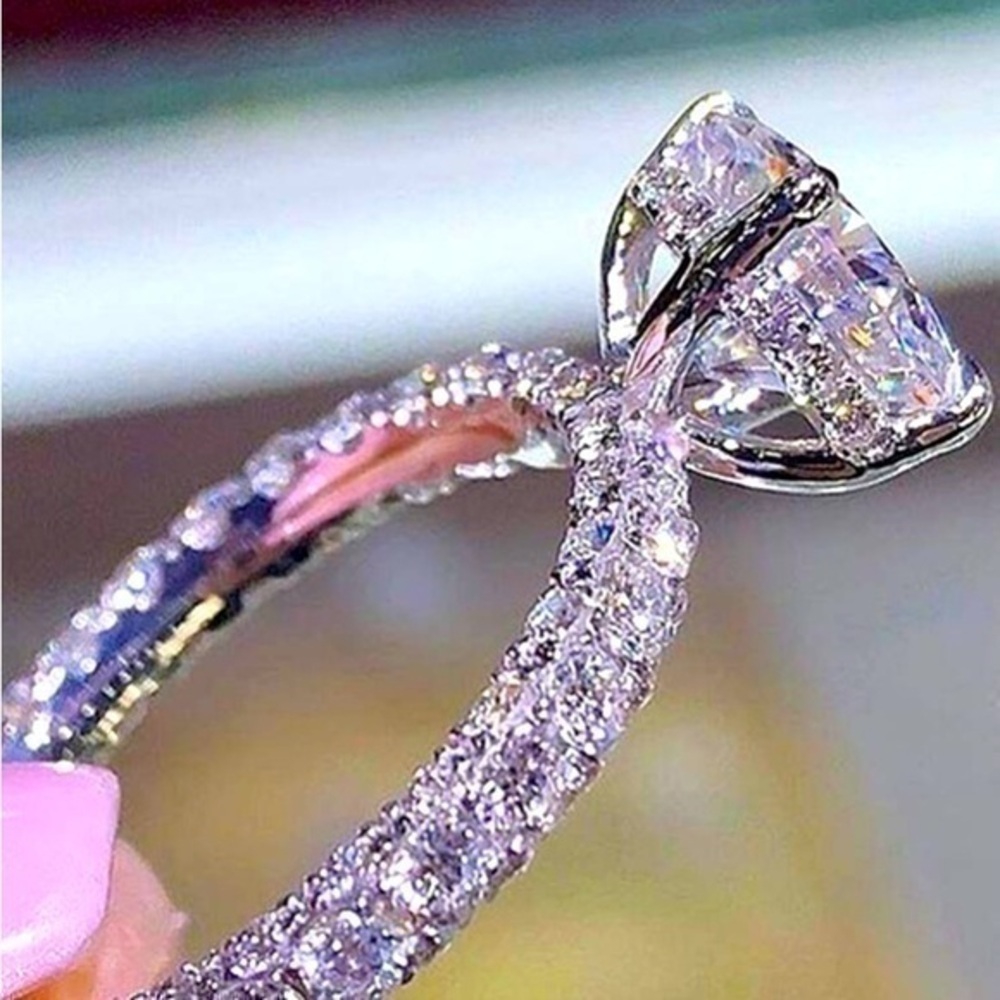 Elegant 1ct Diamond Ring